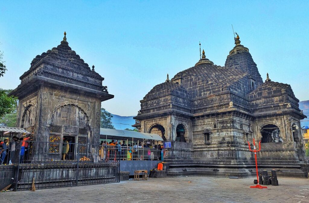 Trimbakeshwar Jyotirlinga, Maharashtra 2 Trimbakeshwar Jyotirlinga Temple